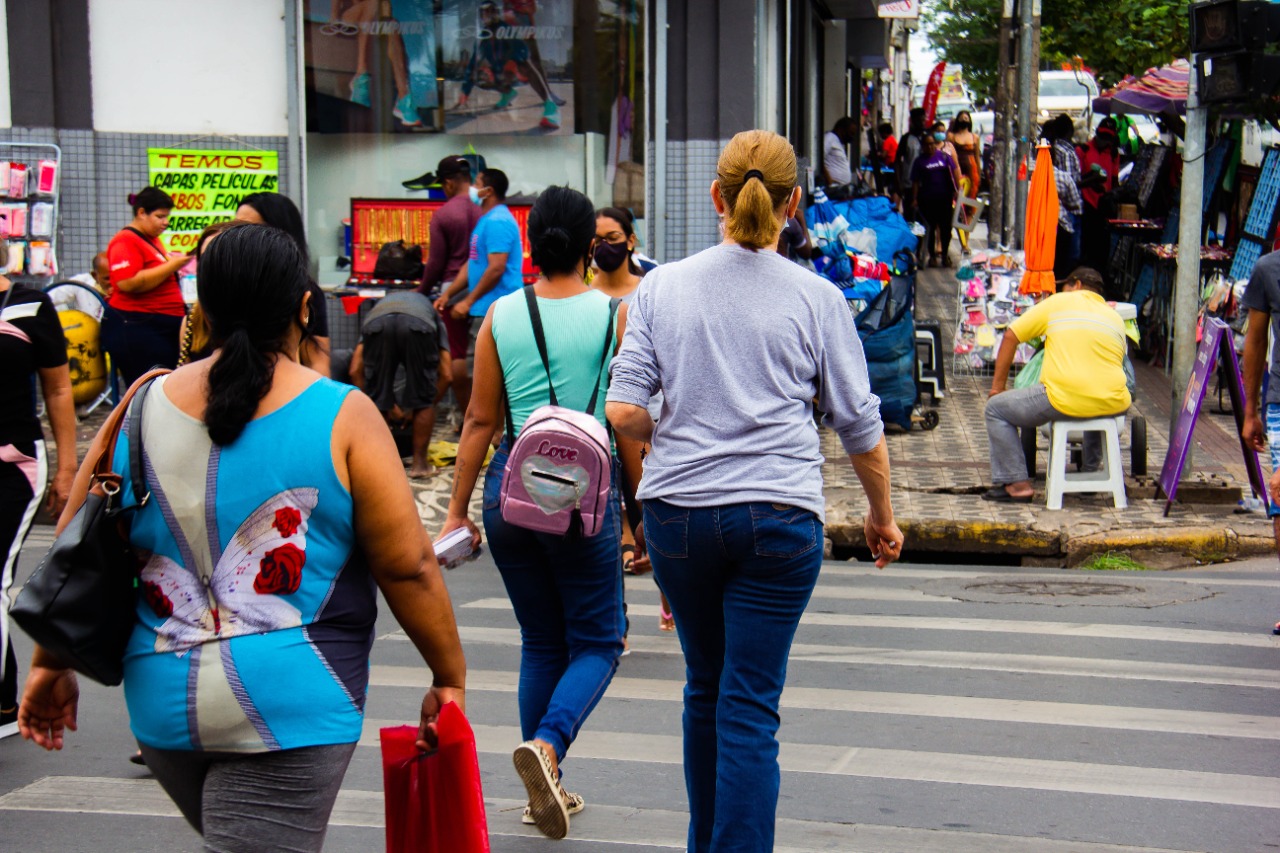 Taxa de desemprego chega a 5,2%, a menor desde 2012
